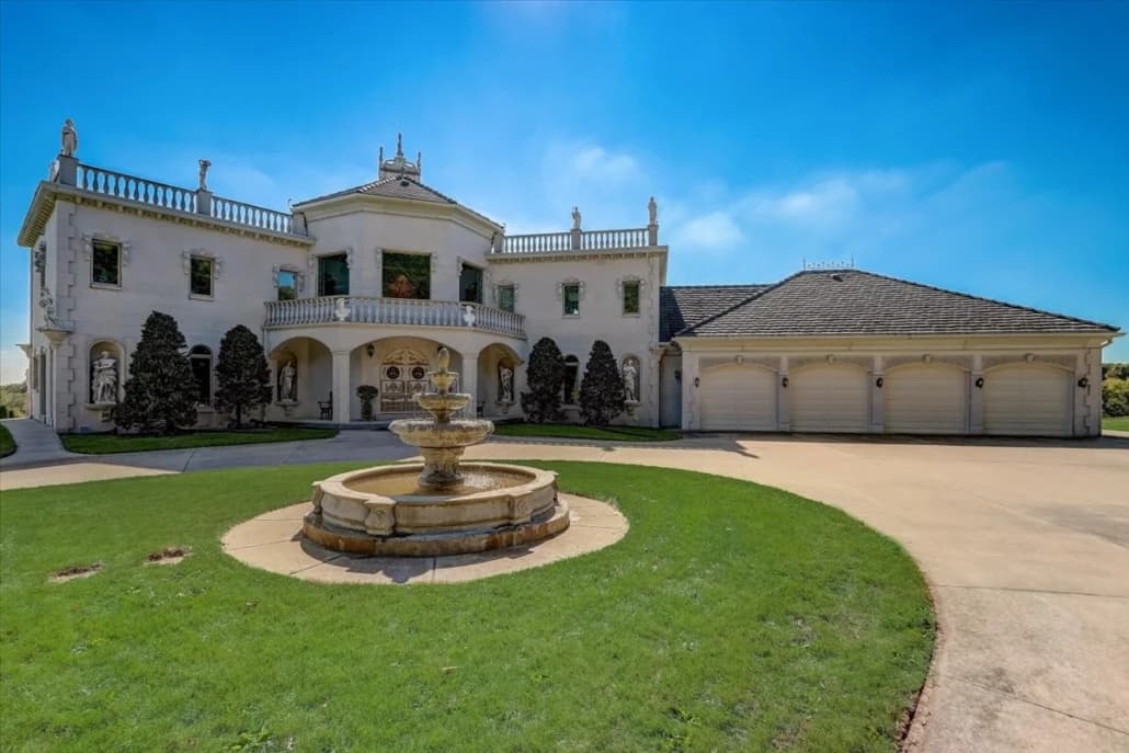 Gated Estate // 100+ Acres in Mukwonago, WI